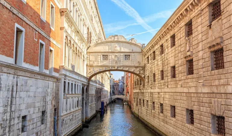 shutterstock 1999120385 1727621960