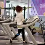 6 آثار جانبية لشرب الماء بالليمون على معدة فارغة
