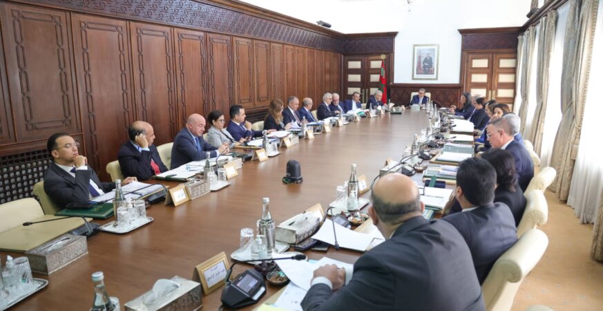 الحكومة تحدث دوائر وقيادة جديدة بـ3 أقاليم.. وتطلع على اتفاق نقل المعتقلين مع السعودية - العمق المغربي