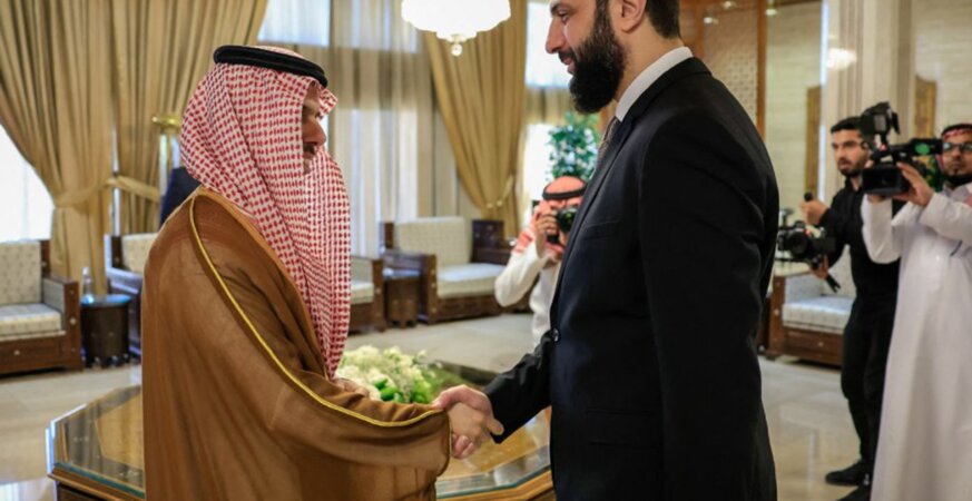 دعم مالي مشترك من قطر والسعودية للقطاع العام بسوريا