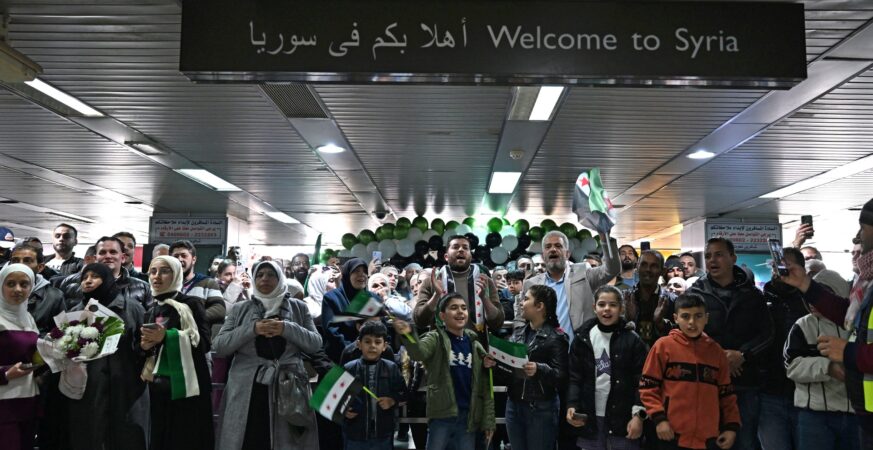 مفوضية اللاجئين: نصف مليون سوري عادوا منذ سقوط نظام الأسد