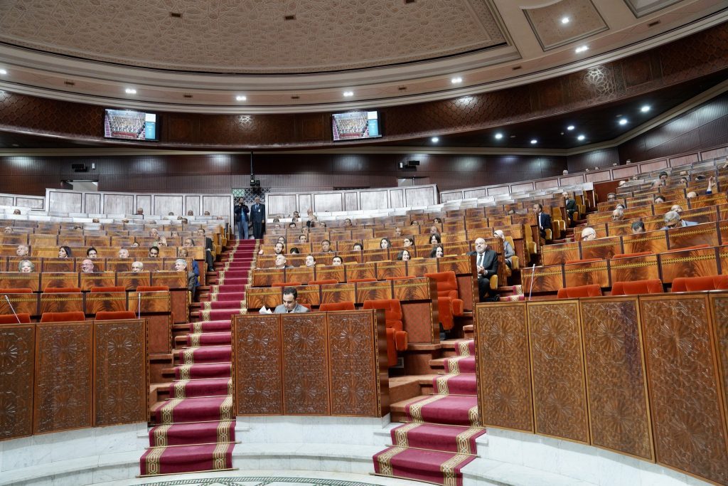 مقاعد شاغرة وتشريعات مؤجلة.. تغيب النواب يهدد هيبة البرلمان ويعمق أزمة التمثيل - العمق المغربي