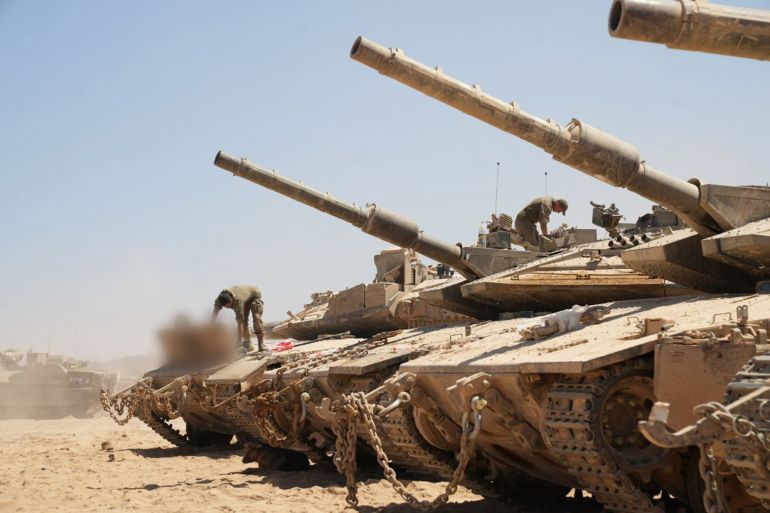الجيش الإسرائيلي يعاني نقص بالمعدات والدبابات والمركبات العسكرية المحصنة المتحدث باسم الجيش الإسرائيلي