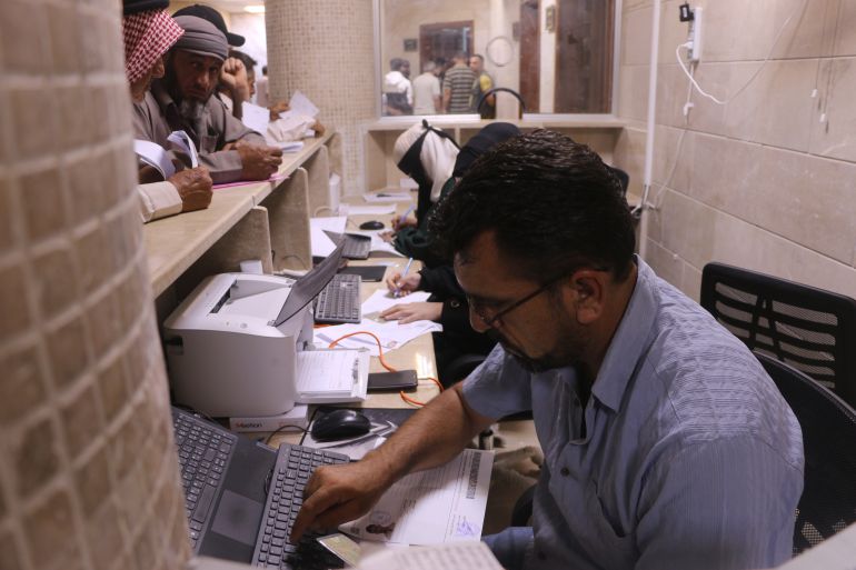 خطة زيادة الرواتب في سوريا على ثلاث مراحل: أهداف وآثار متوقعة