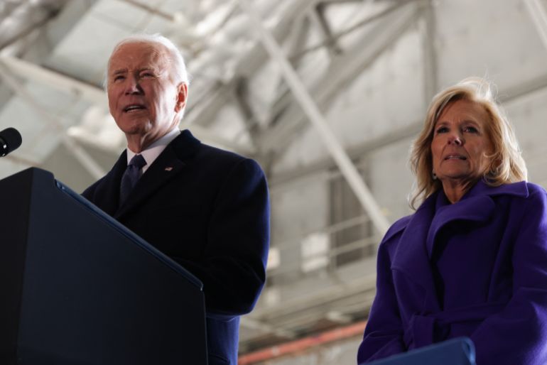JOINT BASE ANDREWS, MARYLAND - JANUARY 20: Former U.S. President Joe Biden speaks as former first lady Jill Biden looks on at Joint Base Andrews following inauguration ceremonies on January 20, 2025 in Joint Base Andrews, Maryland. Joe Biden concluded his term when Donald Trump was inaugurated as the 47th president. Samuel Corum/Getty Images/AFP (Photo by Samuel Corum / GETTY IMAGES NORTH AMERICA / Getty Images via AFP)