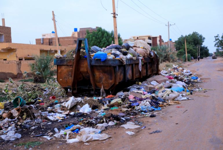 A pile of accumulated garbage at a dump in Khartoum, Sudan August 21, 2025. REUTERS/El Tayeb Siddig