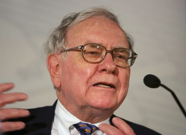 TEFFEN, ISRAEL - SEPTEMBER 18: American billionaire investor Warren Buffett gives a press conference at the Iscar Metalworking headquarters September 18, 2006 in the Teffen industrial zone in northern Israel. Buffett, whose company Berkshire Hathaway bought an interest in Iscar Metalworking for USD 4 billion earlier this year, is on a two-day tour of Israel, visiting Iscar's plants and meeting with Israeli political and business leaders. (Photo by David Silverman/Getty Images)