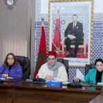 ظهور جديد لـ أسما شريف منير بالحجاب مع ابنتها وطليقها في أول أيام العام الدراسي (صور)