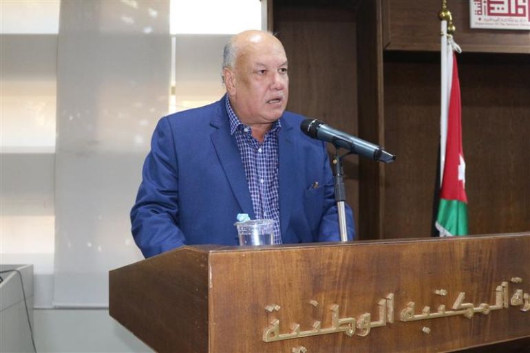 الأديب زياد أبو لين