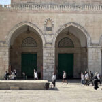 نقاط حمراء غامضة بالكون المبكر تربك العلماء