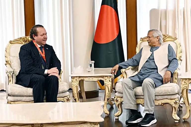 Beach meeting Chief Adviser Muhammad Yunus in Bangladesh in January 2025. Photo: Chief Adviser of Bangladesh