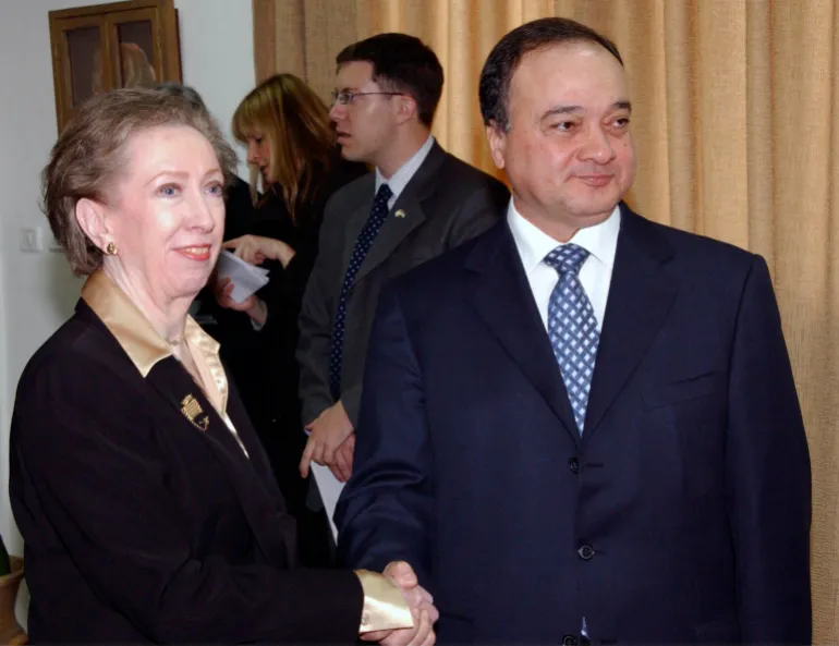 RAMALLAH, WEST BANK - FEBRUARY 9: In this handout photo supplied by the Palestinian Press Office, British Foreign Secretary Margaret Beckett and Nasser al-Qudwa, advisor of the Palestinian Authority's president Mahmuod Abbas shake hands on February 9, 2007 in Ramallah, West Bank. Beckett used the opportunity of her visit to say that Britain was boosting its contribution to an international Palestinian aid fund. (Photo by Abd Alhalim Abu Askar/PPO via Getty Images)