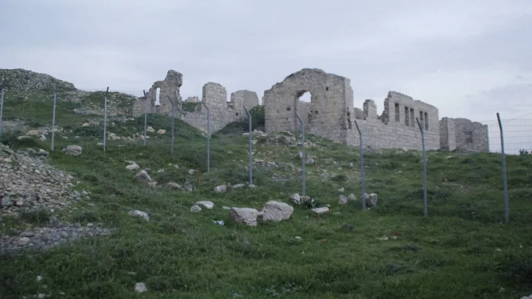 إسرائيل تغلق بالأسيجة جبل جرزيم وتجري علمليات تنقيب للآثار فيه وهو المكان الذي يتعبد به السامريون