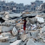 اكتشاف ثقب أسود يلمع بمقدار 10 تريليونات شمس! | علوم