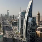 بنزيمة يكرر «لازِمَته» الشهيرة لـ«الشرق الأوسط»: سنرى!